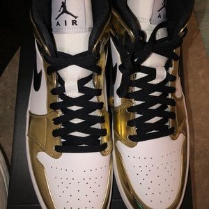Air Jordan 1 mid SE